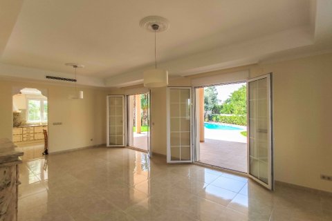 Villa for sale Cabo Roig, Alicante, Spain 6 bedrooms, 500 sq.m. No. 113924 - photo 12