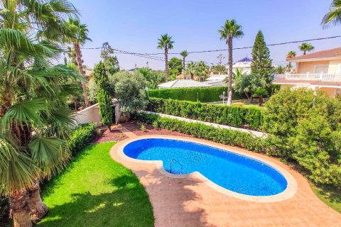Villa for sale Cabo Roig, Alicante, Spain 6 bedrooms, 500 sq.m. No. 113924 - photo 7