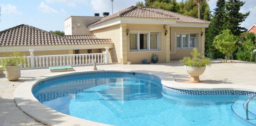 Villa Dehesa De Campoamor, Alicante, Spanien 4 Schlafzimmer, 400 m2 Nr. 113923