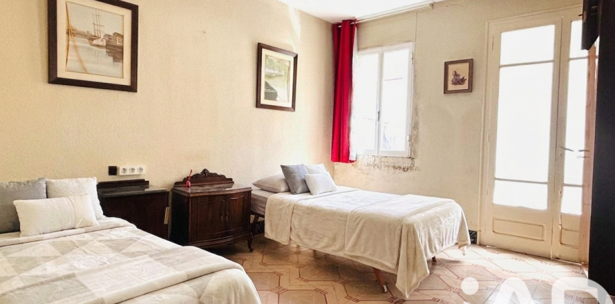 House in Lleida, Spain 6 bedrooms, 846 sq.m. No. 185685