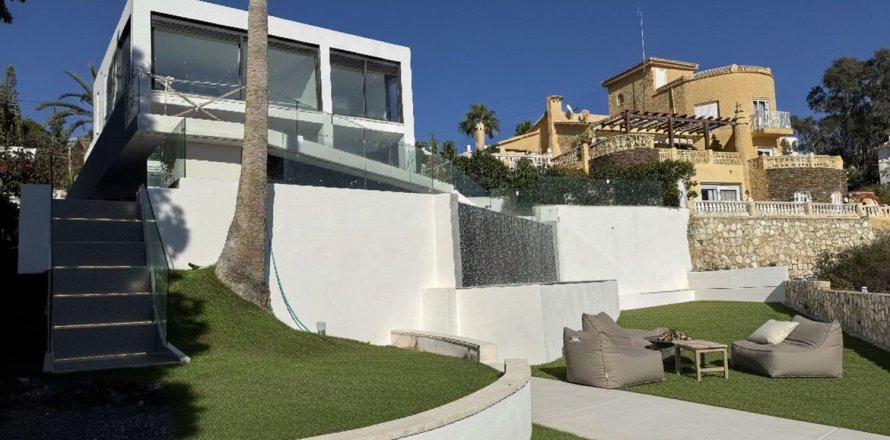 Villa in El Campello, Alicante, Spanien 5 Schlafzimmer, 365 m2 Nr. 181771