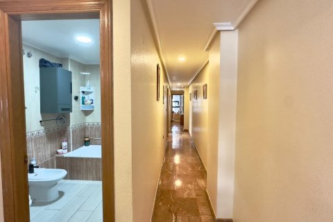 Apartment à vendre à Torrevieja, Alicante, Espagne, 4 chambres, 120 m2 No. 155622 - photo 17