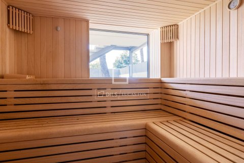 Villa for sale in El Masnou, Barcelona, Spain 6 bedrooms, 499 sq.m. No. 164875 - photo 4