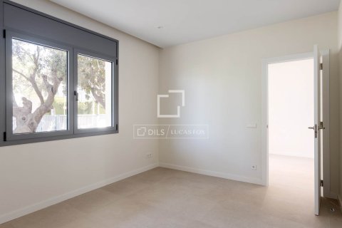 Villa for sale in El Masnou, Barcelona, Spain 6 bedrooms, 499 sq.m. No. 164875 - photo 28