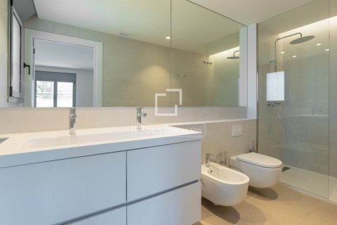 Villa for sale in El Masnou, Barcelona, Spain 6 bedrooms, 499 sq.m. No. 164875 - photo 30