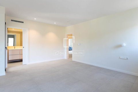 Villa for sale in El Masnou, Barcelona, Spain 6 bedrooms, 499 sq.m. No. 164875 - photo 25