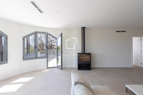 Villa for sale in El Masnou, Barcelona, Spain 6 bedrooms, 499 sq.m. No. 164875 - photo 9