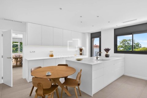 Villa zum Verkauf in El Masnou, Barcelona, Spanien 6 Schlafzimmer, 540 m2 Nr. 164875 - Foto 10