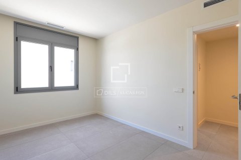 Villa for sale in El Masnou, Barcelona, Spain 6 bedrooms, 499 sq.m. No. 164875 - photo 29