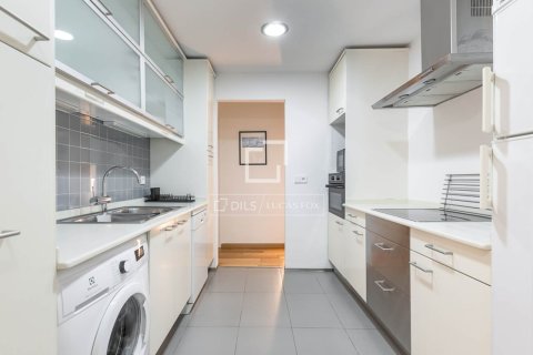 Apartment for sale in Barcelona, Spain 2 bedrooms, 120 sq.m. No. 164877 - photo 15