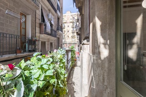 Apartment for sale in Barcelona, Spain 2 bedrooms, 120 sq.m. No. 164877 - photo 14