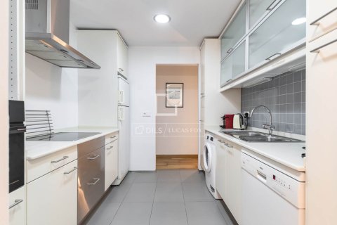 Apartment for sale in Barcelona, Spain 2 bedrooms, 120 sq.m. No. 164877 - photo 17