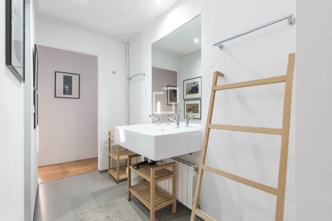 Apartment for sale in Barcelona, Spain 2 bedrooms, 120 sq.m. No. 164877 - photo 19