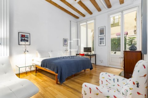 Apartment for sale in Barcelona, Spain 2 bedrooms, 120 sq.m. No. 164877 - photo 4