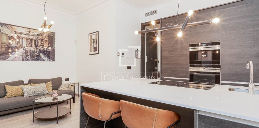 Apartment in Barcelona, Spain 1 bedroom, 45 sq.m. No. 164878