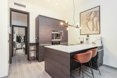 Apartment for sale in Barcelona, Spain 1 bedroom, 45 sq.m. No. 164878 - photo 5