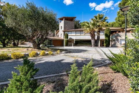 Villa for sale in Premia De Dalt, Barcelona, Spain 8 bedrooms, 578 sq.m. No. 164879 - photo 4