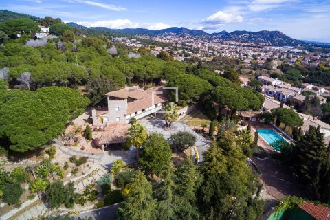 Villa in Premia De Dalt, Barcelona, Spain 8 bedrooms, 578 sq.m. No. 164879