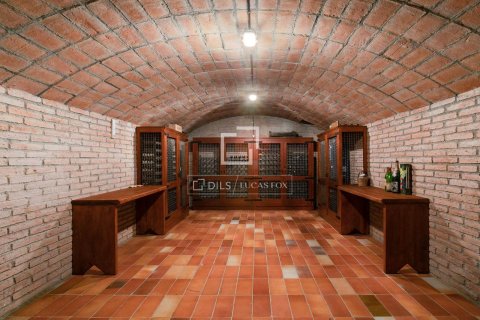 Villa for sale in Premia De Dalt, Barcelona, Spain 8 bedrooms, 578 sq.m. No. 164879 - photo 15