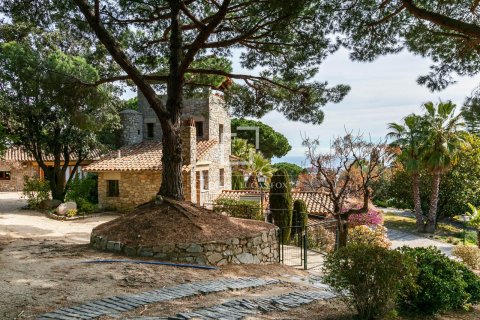 Villa for sale in Premia De Dalt, Barcelona, Spain 8 bedrooms, 578 sq.m. No. 164879 - photo 10