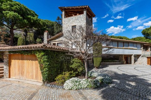 Villa for sale in Premia De Dalt, Barcelona, Spain 8 bedrooms, 578 sq.m. No. 164879 - photo 2