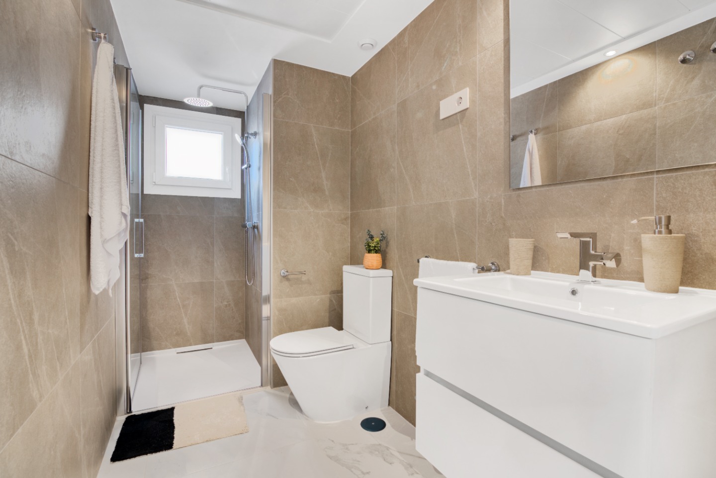 Apartment à Punta Prima, Alicante, Espagne 2 chambres,  No. 99839