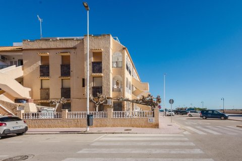 Bungalowi myytävänä La Mata, Alicante, Espanja, 2 makuuhuonetta, 75 m2 No. 149711 - kuva 4