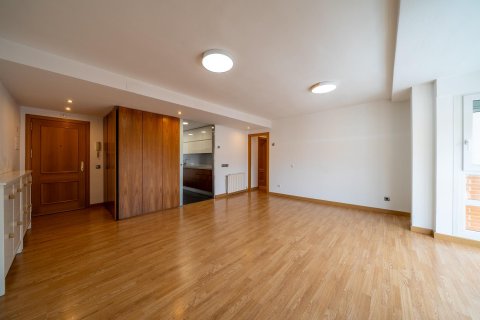 Аренда квартиры в Мадрид, Испания 3 спальни, 120м2 №149713 - фото 4