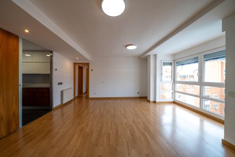 Аренда квартиры в Мадрид, Испания 3 спальни, 120м2 №149713 - фото 3