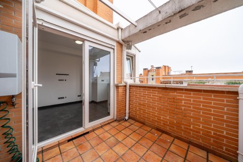 Аренда квартиры в Мадрид, Испания 3 спальни, 120м2 №149713 - фото 20