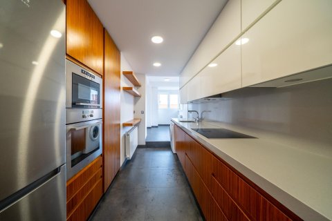 Аренда квартиры в Мадрид, Испания 3 спальни, 120м2 №149713 - фото 10