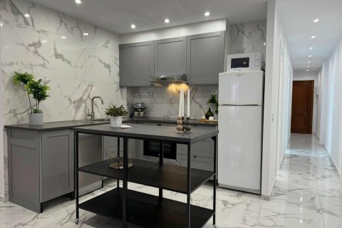 Продажа квартиры в Торревьеха, Аликанте, Испания 4 спальни, 111м2 №144141 - фото 1