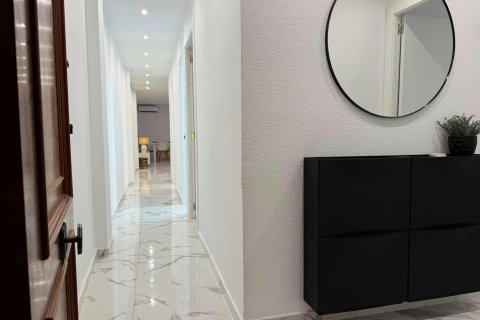 Продажа квартиры в Торревьеха, Аликанте, Испания 4 спальни, 111м2 №144141 - фото 7