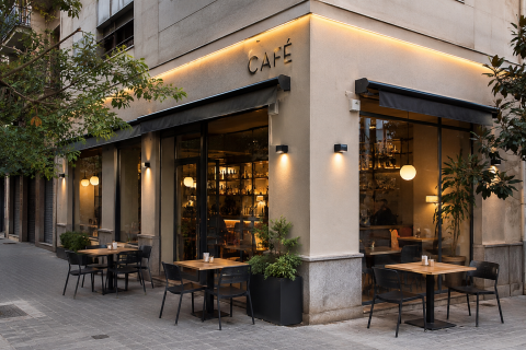 Commercial property à Barcelona, Espagne 92 m2 No. 144142