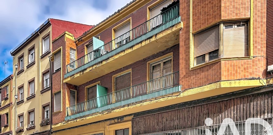 Commercial property à Leon, Espagne 576 m2 No. 173295