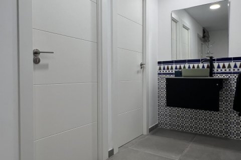 Commercial property à vendre à Alicante, Espagne, 3 chambres, 140 m2 No. 173296 - photo 8