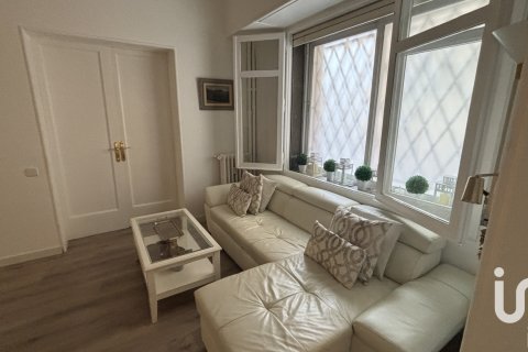 Huoneisto myytävänä Barcelona, Espanja, 4 makuuhuonetta, 112.3 m2 No. 173297 - kuva 27