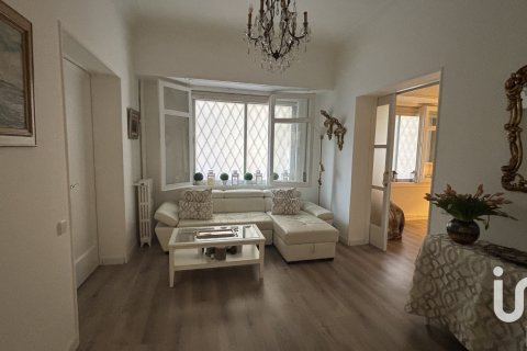 Apartment à Barcelona, Espagne 4 chambres, 112.3 m2 No. 173297