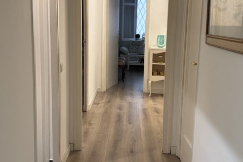 Huoneisto myytävänä Barcelona, Espanja, 4 makuuhuonetta, 112.3 m2 No. 173297 - kuva 8