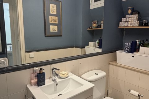 Huoneisto myytävänä Barcelona, Espanja, 4 makuuhuonetta, 112.3 m2 No. 173297 - kuva 13