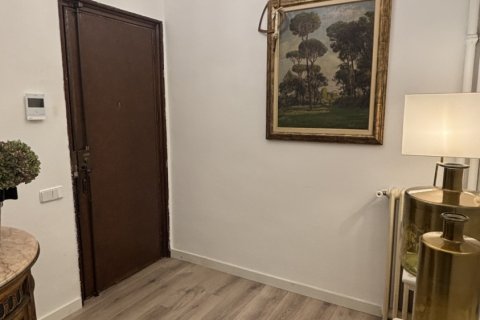 Huoneisto myytävänä Barcelona, Espanja, 4 makuuhuonetta, 112.3 m2 No. 173297 - kuva 4