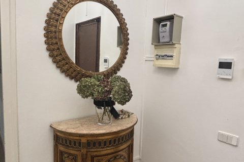 Huoneisto myytävänä Barcelona, Espanja, 4 makuuhuonetta, 112.3 m2 No. 173297 - kuva 3