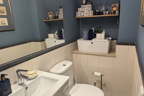 Huoneisto myytävänä Barcelona, Espanja, 4 makuuhuonetta, 112.3 m2 No. 173297 - kuva 12