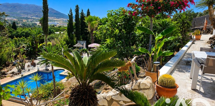 House in Alhaurin de la Torre, Malaga, Spanien 4 Schlafzimmer, 240 m2 Nr. 188356