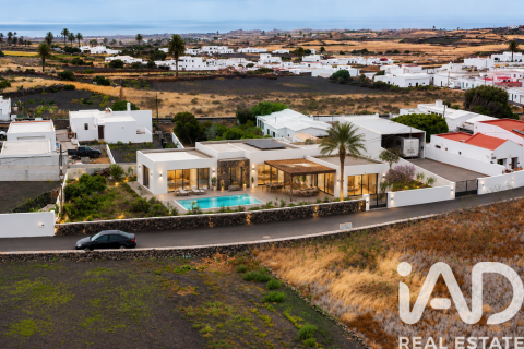 Zemes gabals Haria, Lanzarote, Spānijā 1053 m2 Nr. 188357