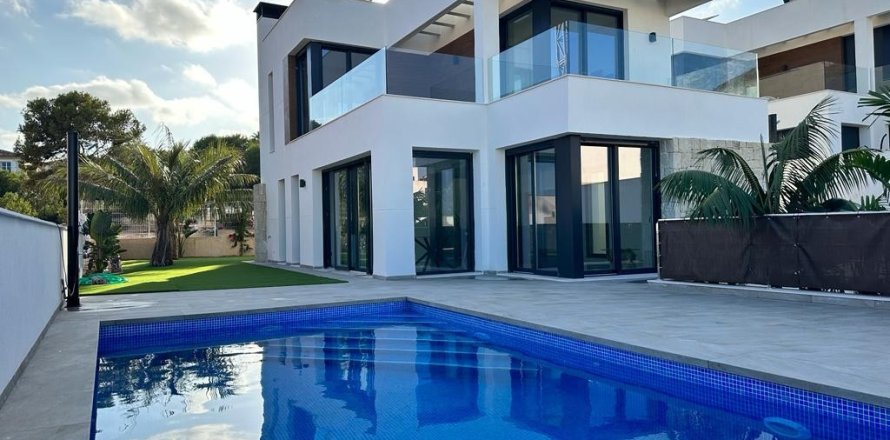 Villa in Finestrat, Alicante, Spain 4 bedrooms, 244 sq.m. No. 145867