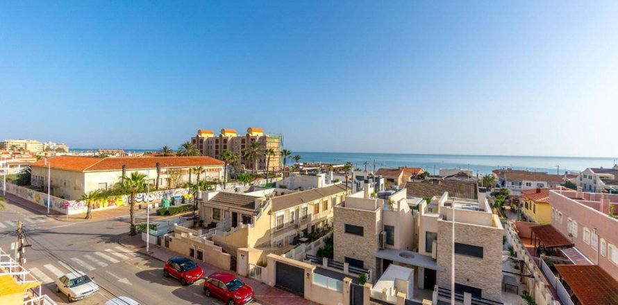 Apartment à Torrevieja, Alicante, Espagne 3 chambres, 68 m2 No. 183846