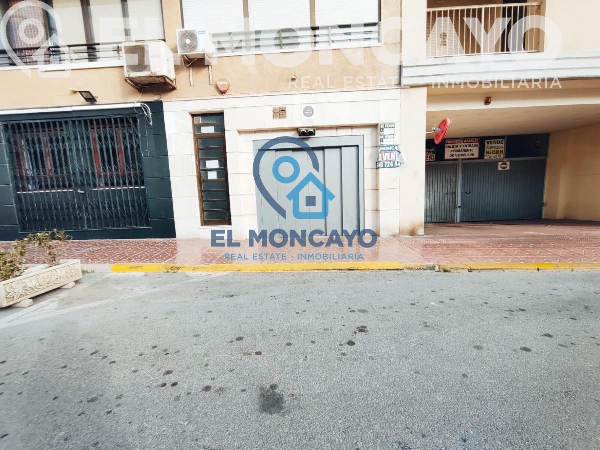 Garage in Guardamar del Segura, Alicante, Spain No. 183845