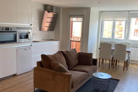 Apartment for sale in Vitoria-Gasteiz, Alava, Spain 3 bedrooms, 99 sq.m. No. 172250 - photo 4