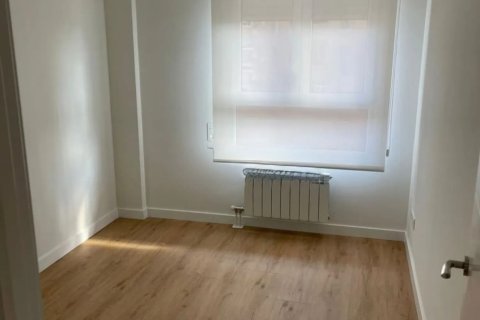 Apartment for sale in Vitoria-Gasteiz, Alava, Spain 3 bedrooms, 99 sq.m. No. 172250 - photo 10